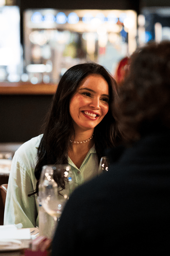 Karoline Correia em um jantar da Santée